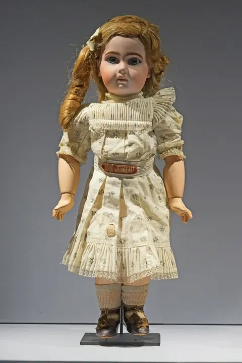 An antique French Bébé Jumeau bisque doll, Musée des Arts Décoratifs, Paris